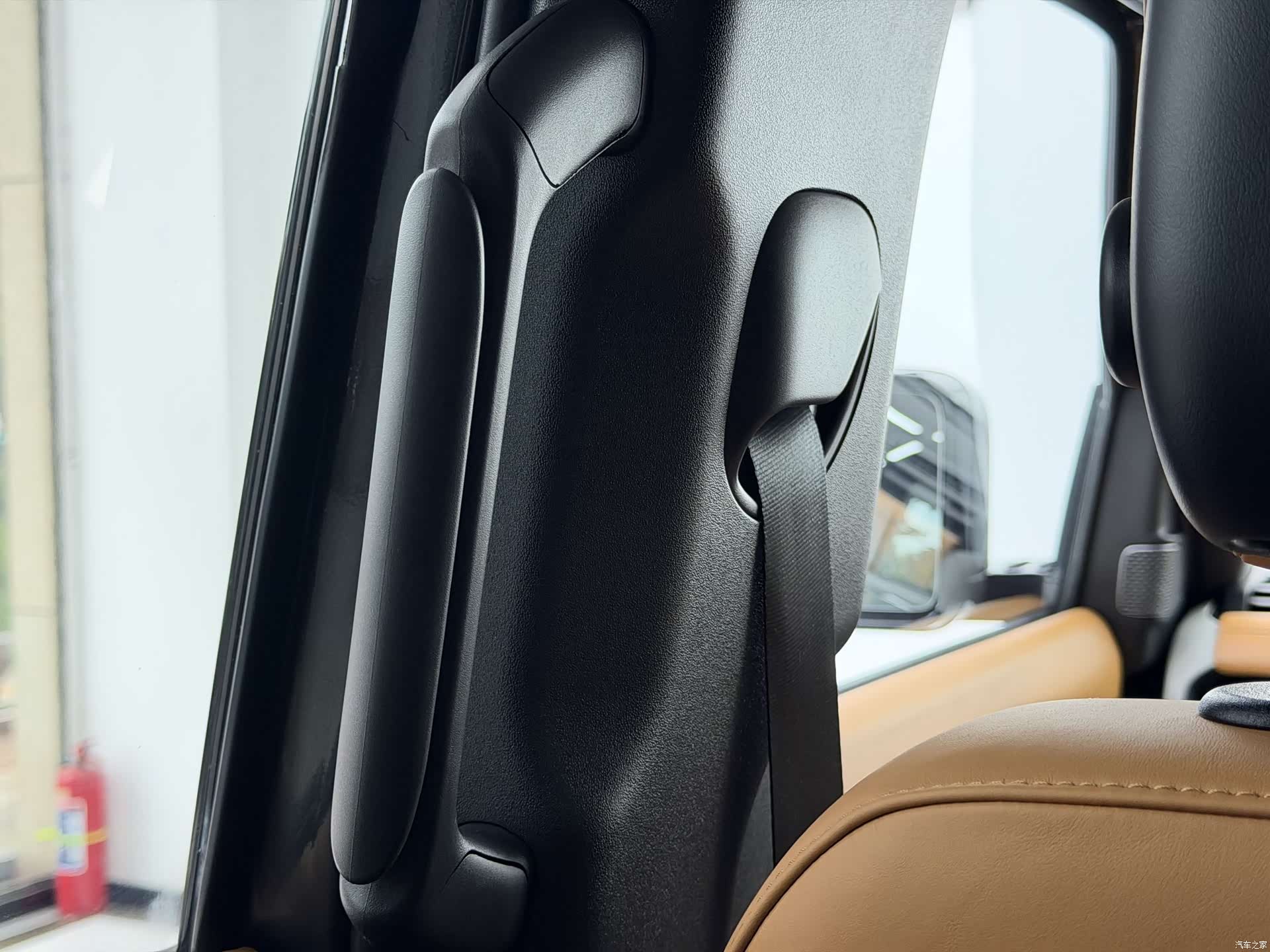 Land Rover Defender, 2023 24