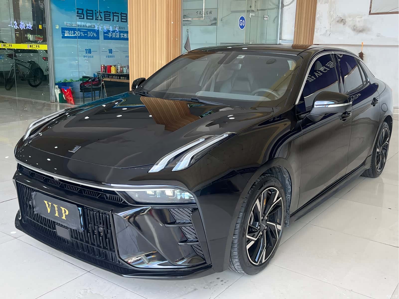 Lynk & Co 02