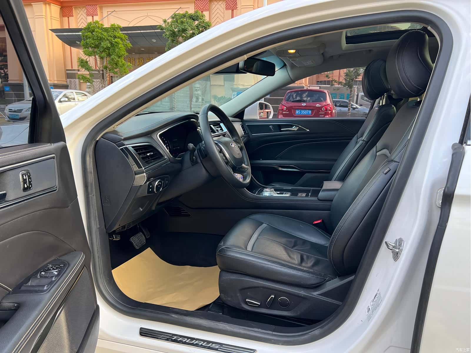 Ford Taurus, 2016 7