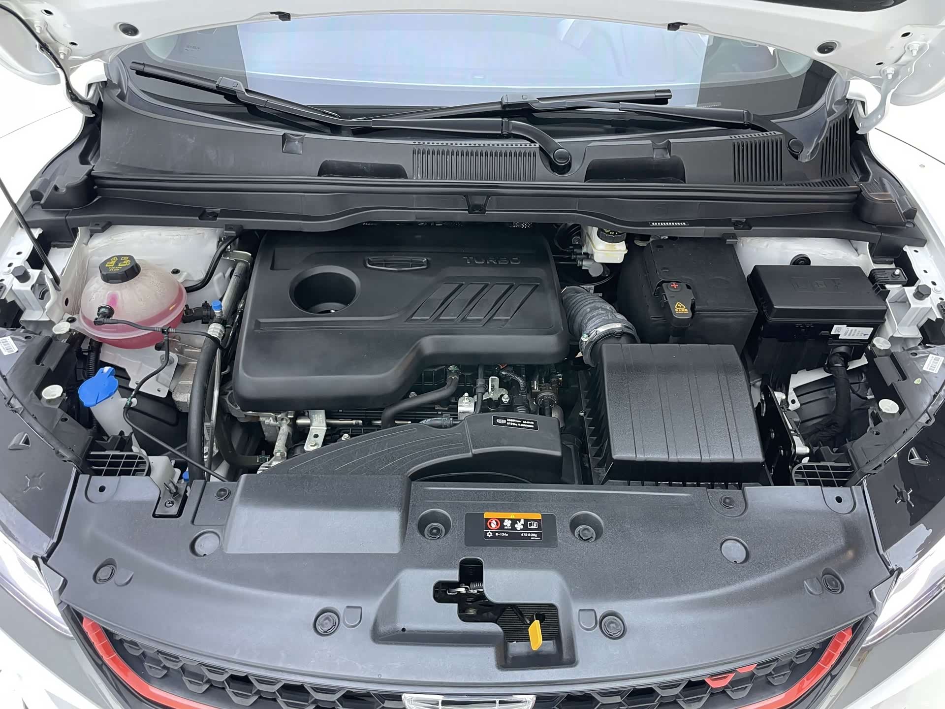 Geely Coolray, 2022 22