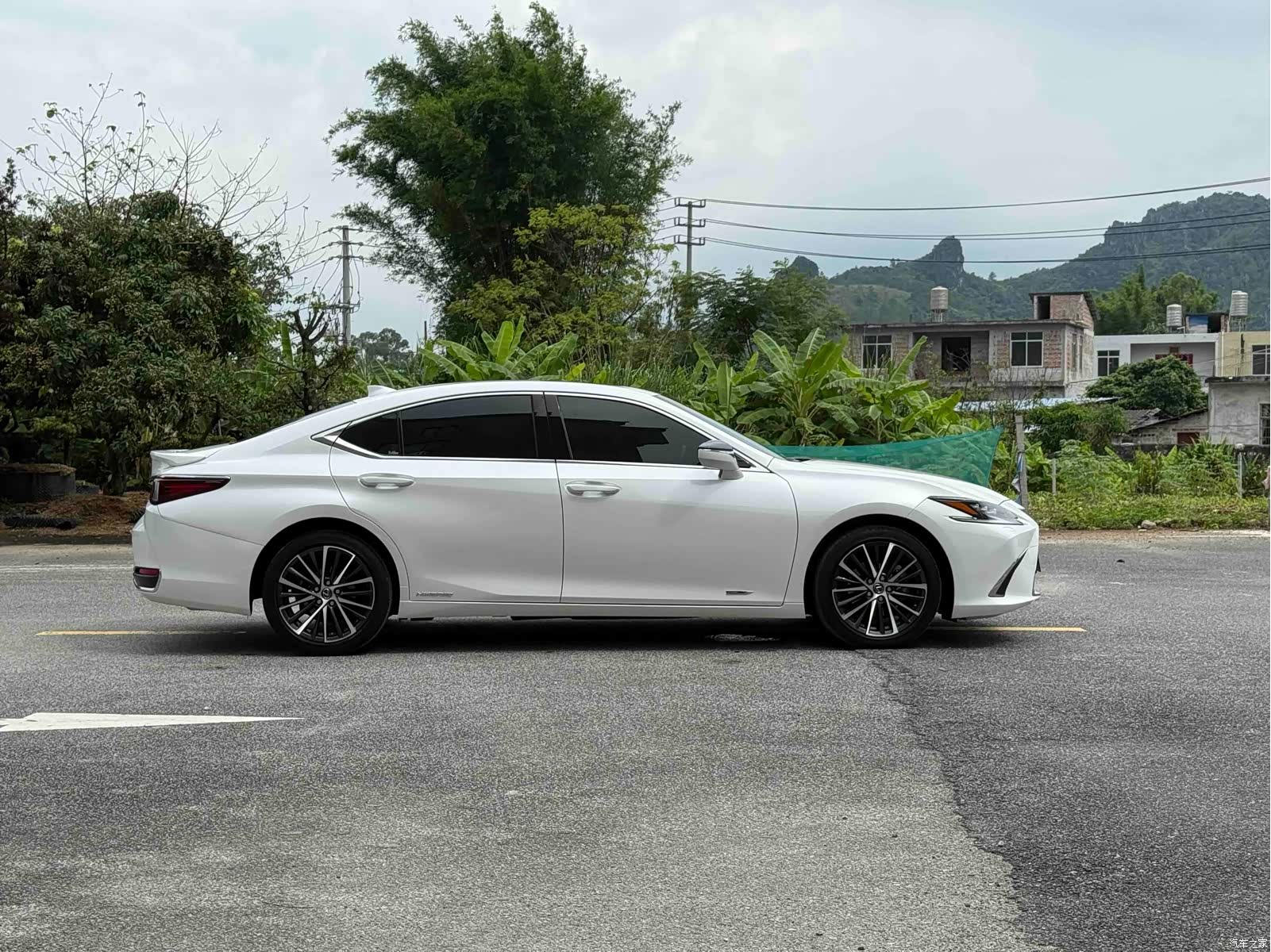 Lexus ES, 2021 10