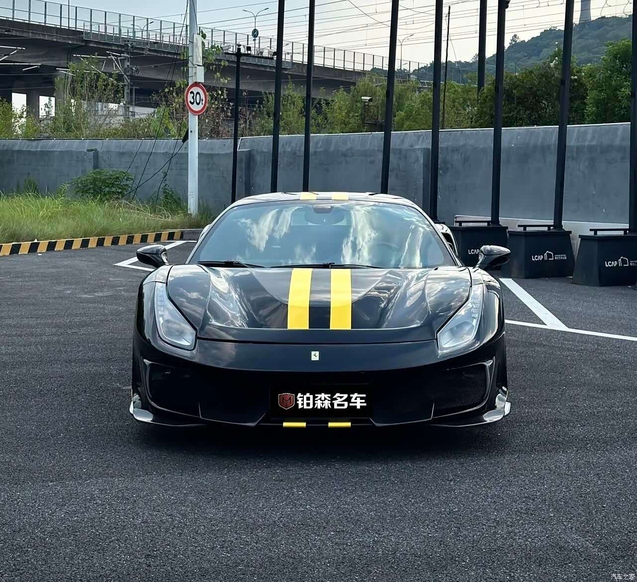Ferrari 488