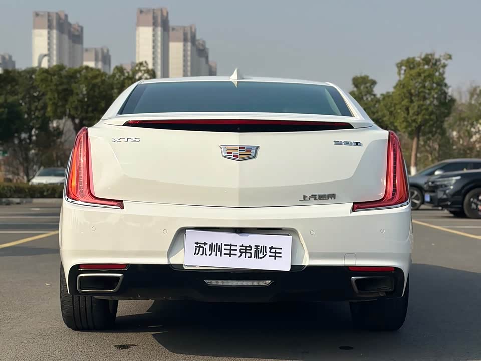 Cadillac XTS