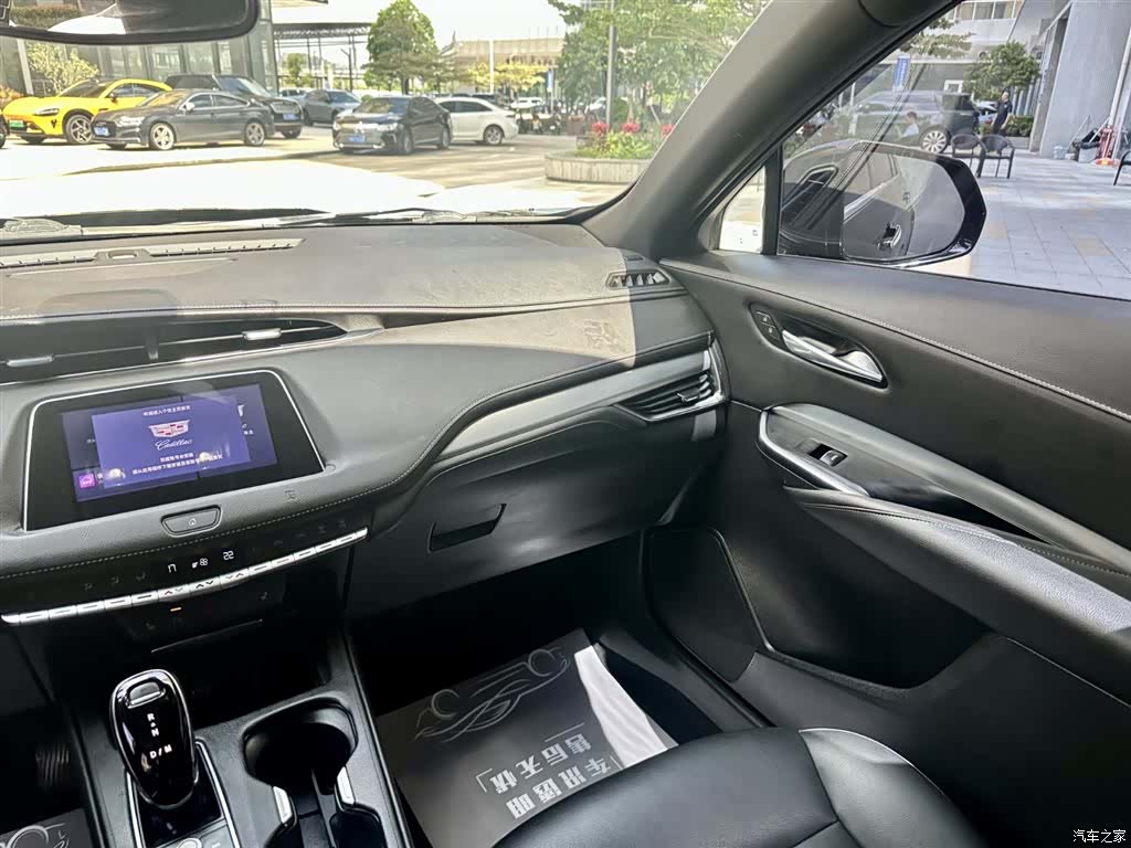 Cadillac XT4, 2021 11