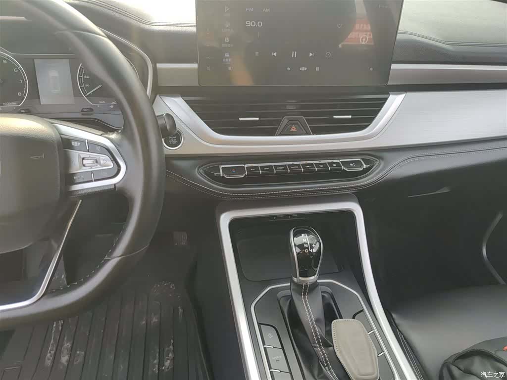 Geely X6, 2020 13