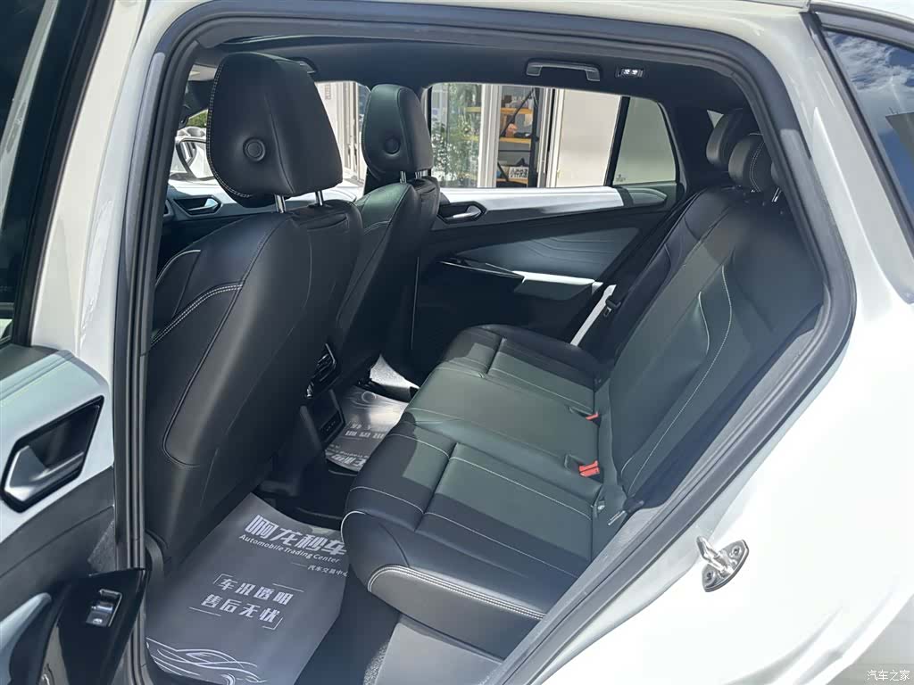 Volkswagen ID.4, 2025 7