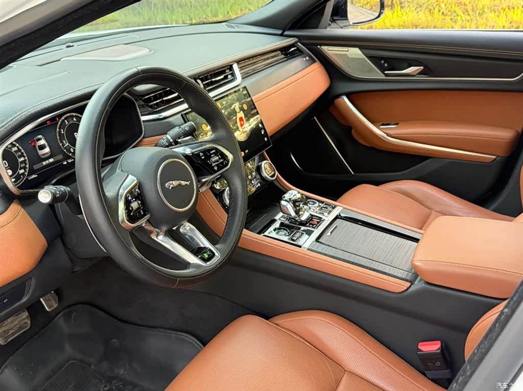 Land Rover P300, 2024 4