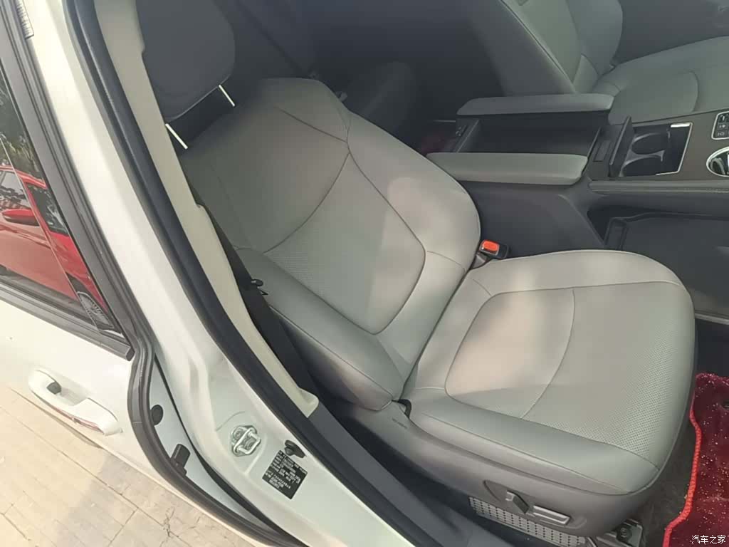 Toyota Sienna, 2023 25