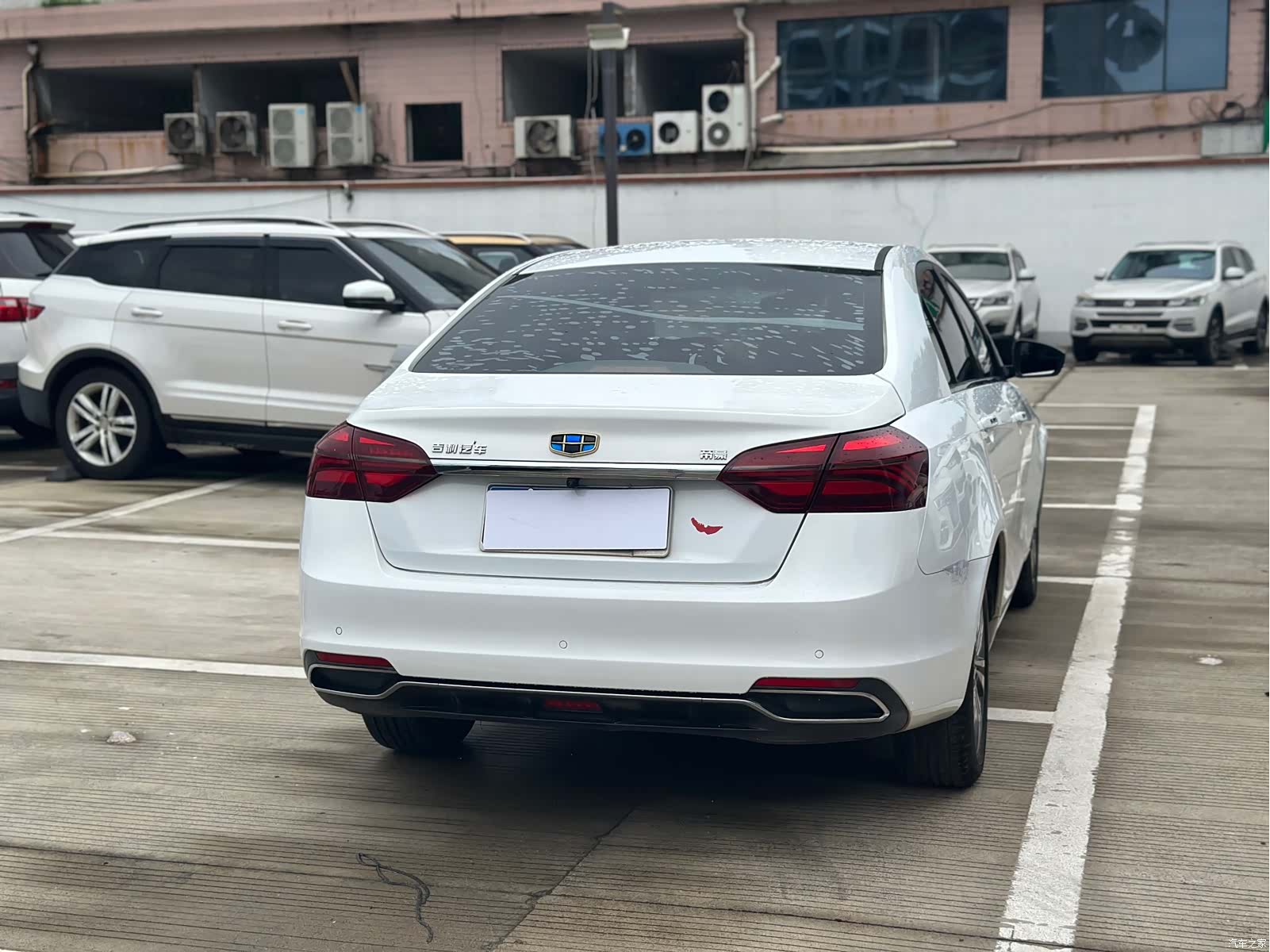 Geely Emgrand, 2018 13