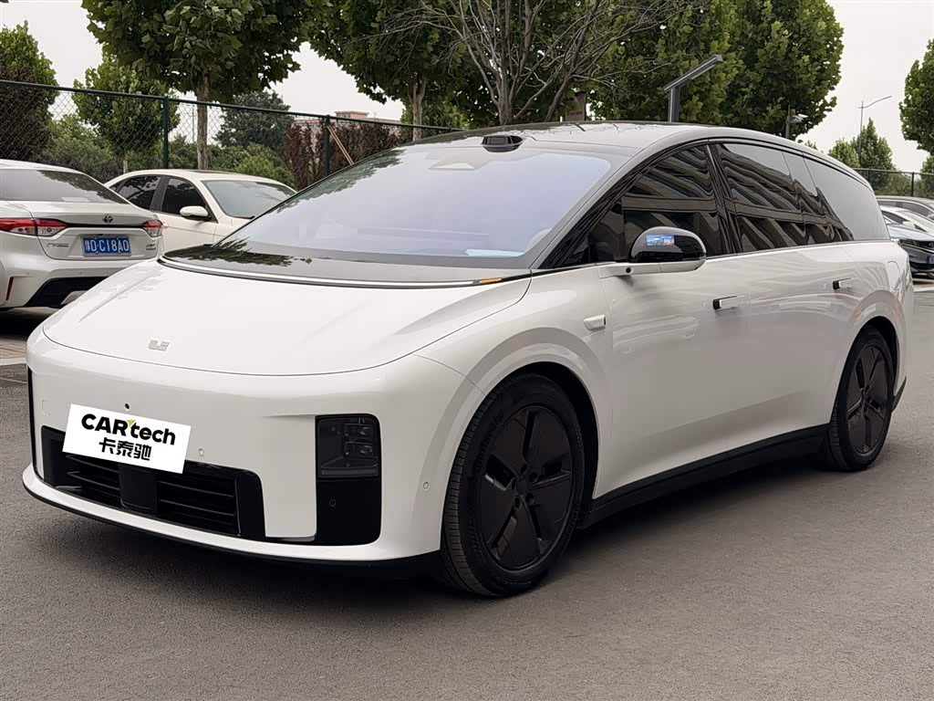Li Auto i8
