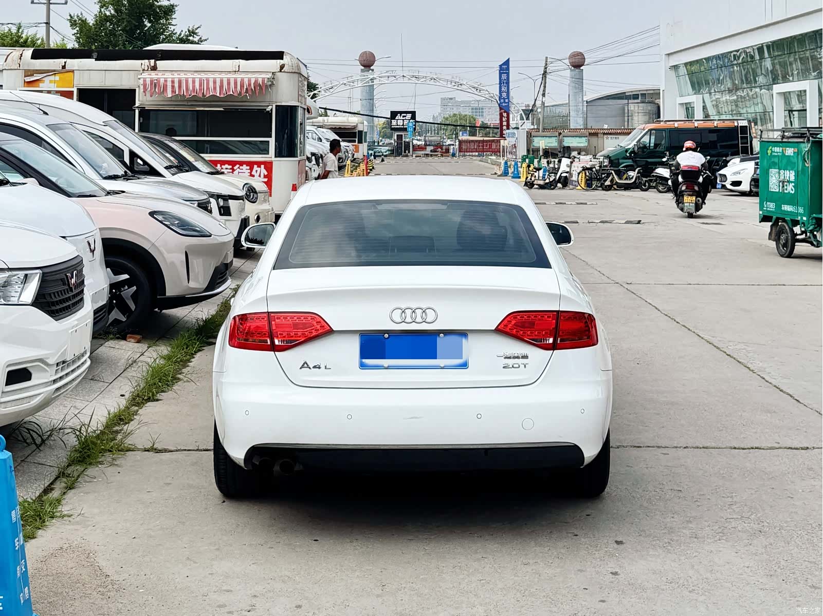 Audi A4L, 2011 3