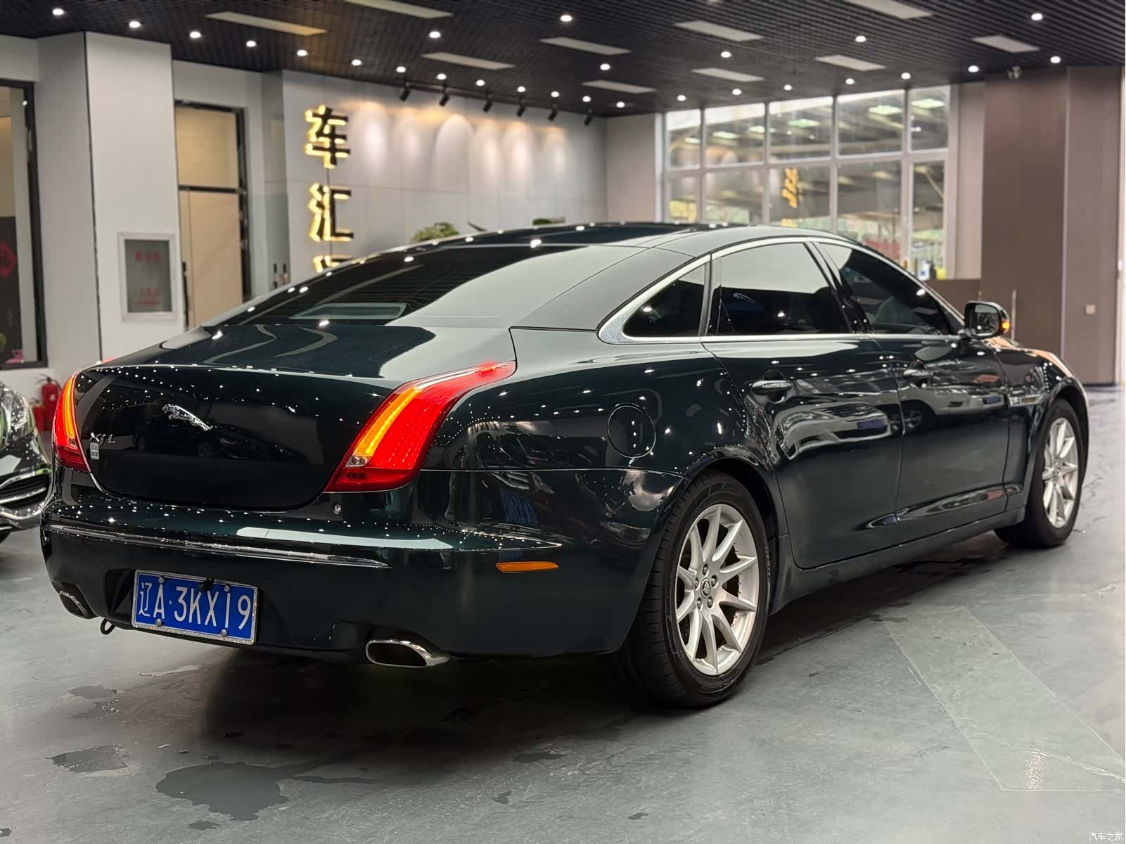 Jaguar XJ, 2012 9