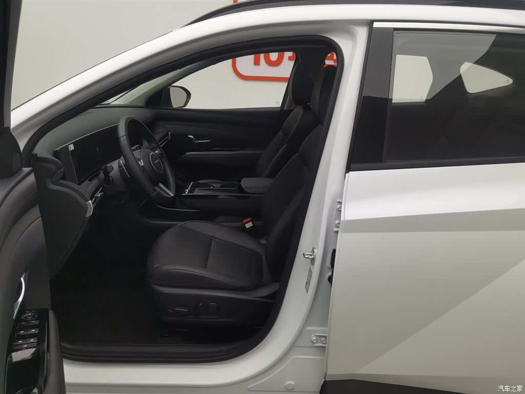 Hyundai Tucson L, 2025 10