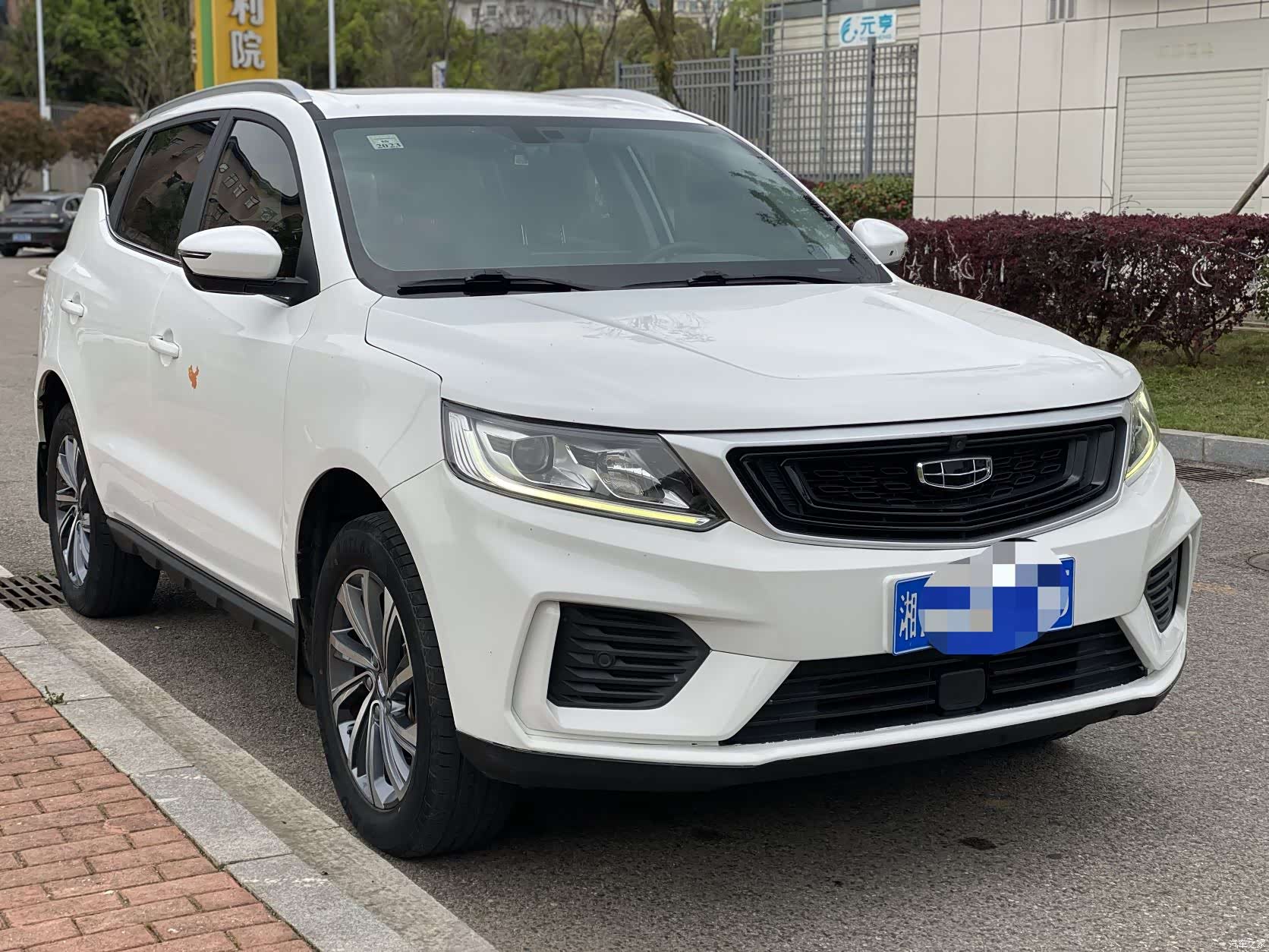 Geely X6, 2021 3