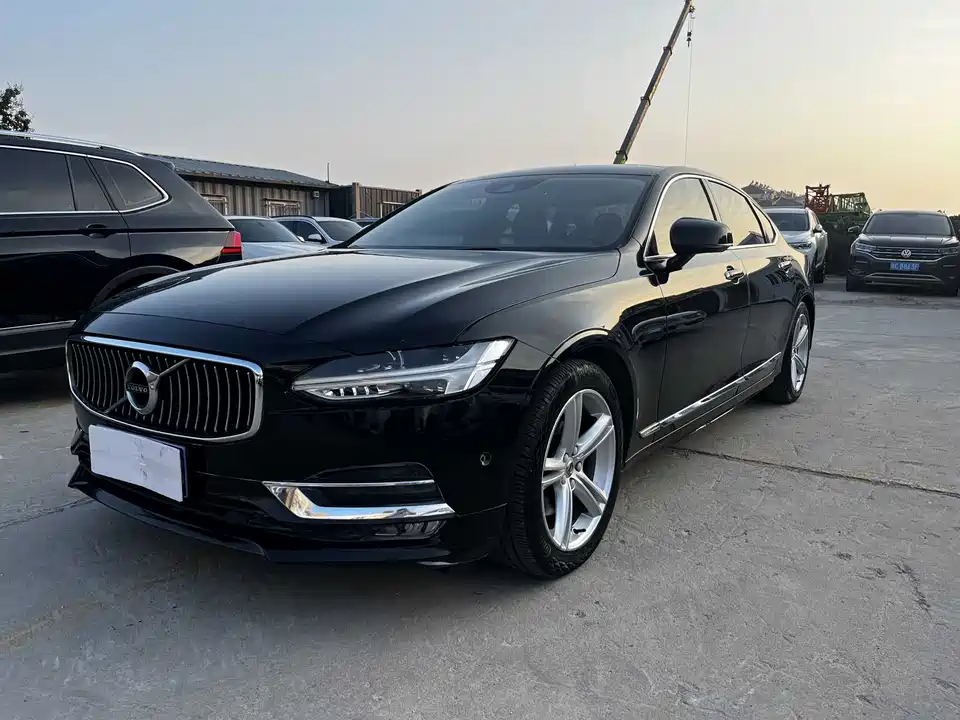 Volvo S90