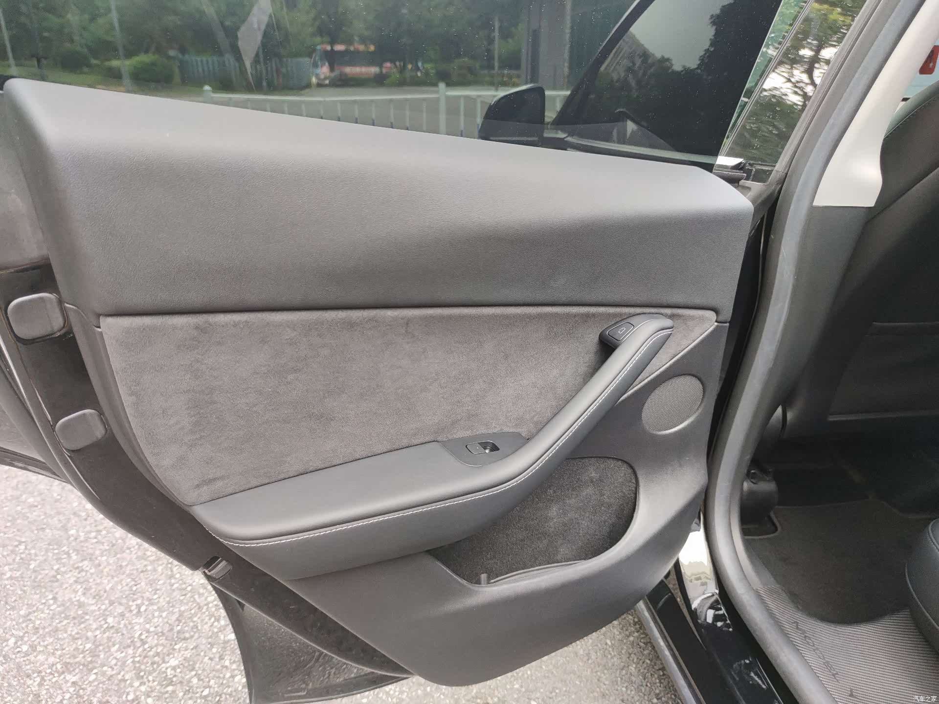 Tesla Model Y, 2023 4
