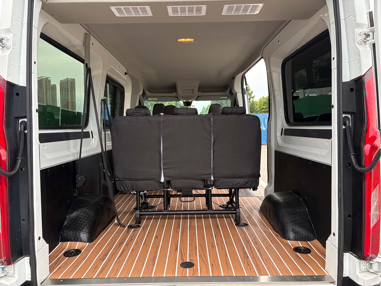 Maxus V90, 2021 9