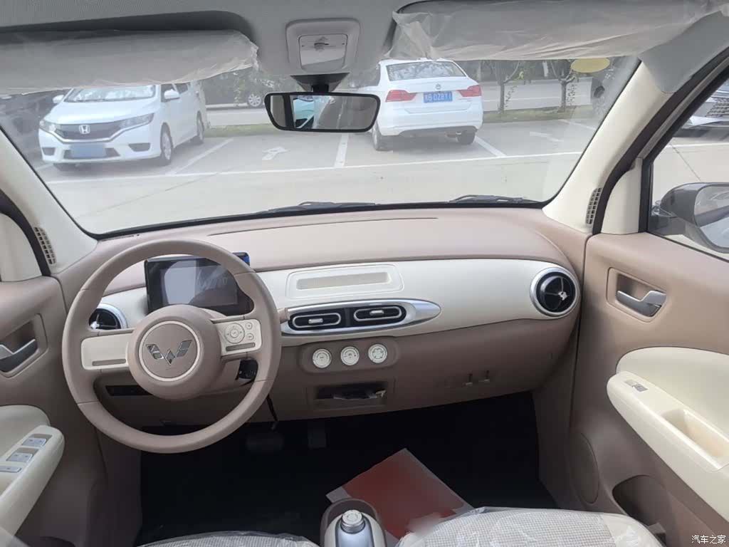 Wuling MINIEV, 2026 10