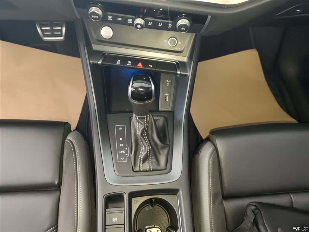 Audi Q3, 2020 10