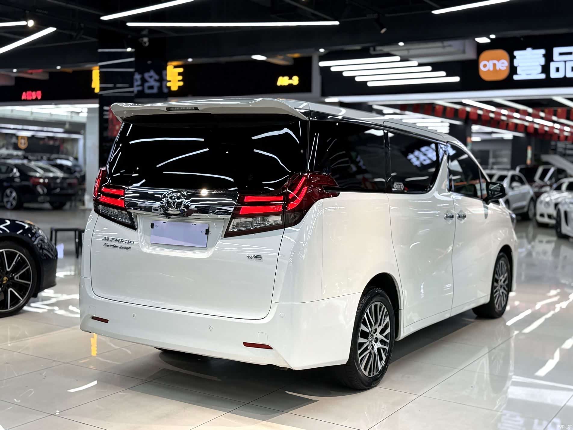 Toyota Alphard, 2017 9