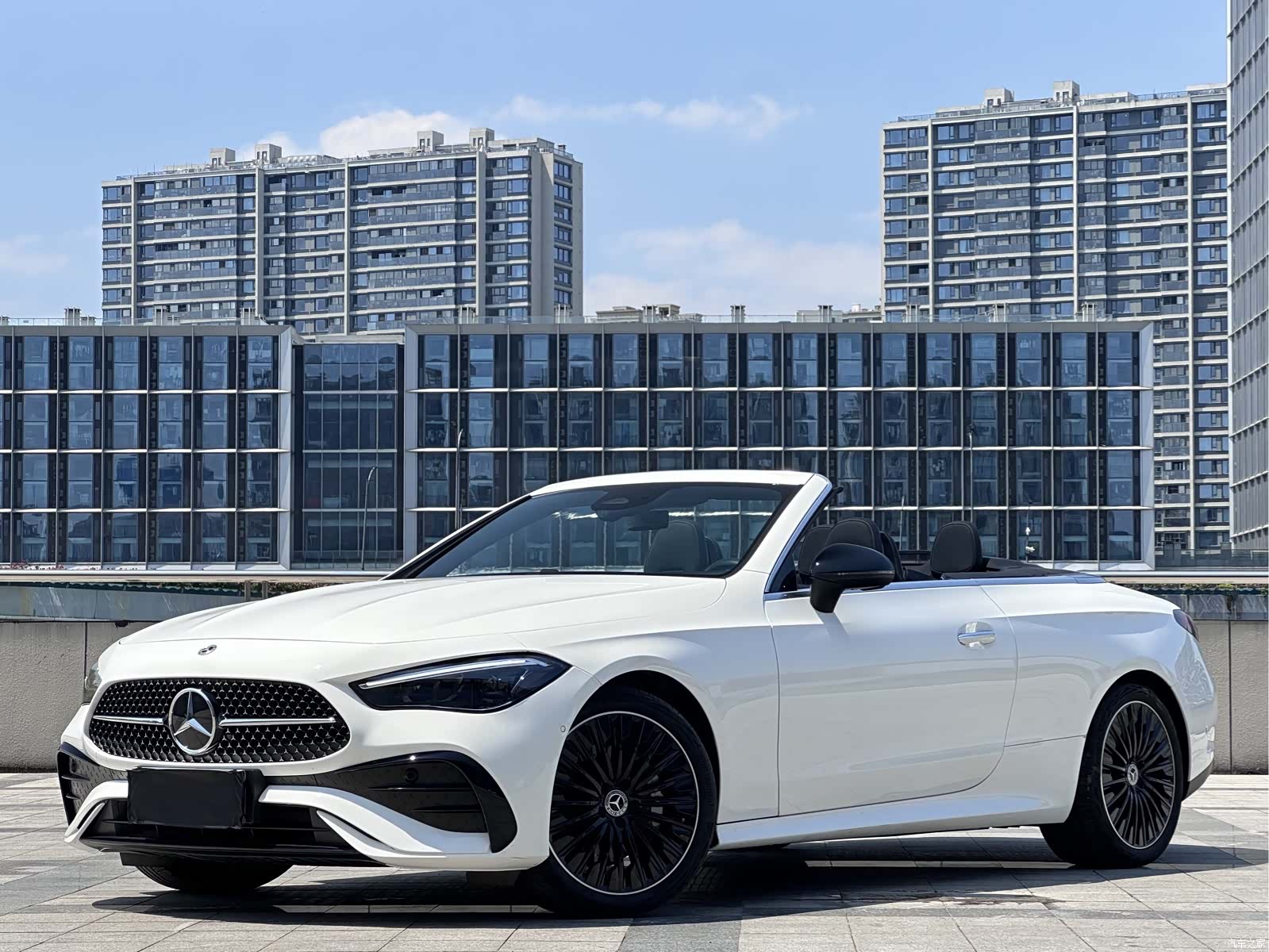Mercedes-Benz CLE, 2025 1