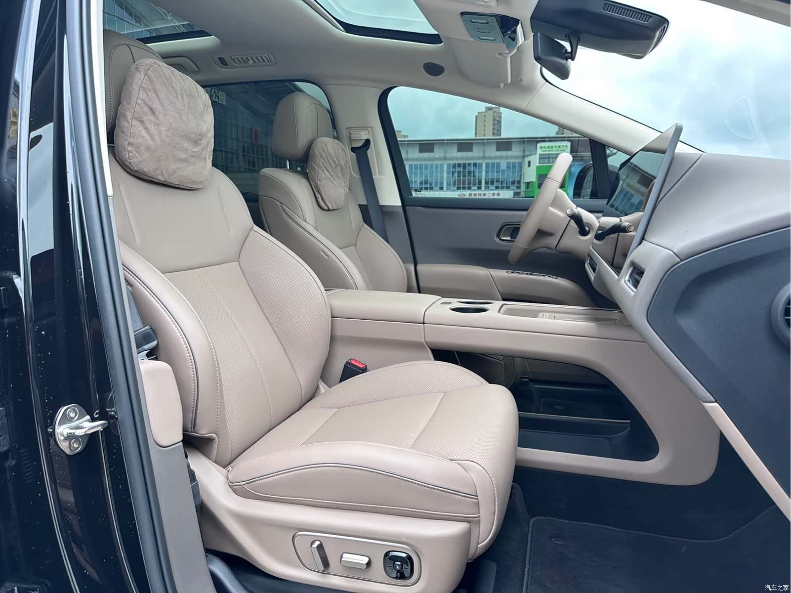Li Auto i8, 2025 7