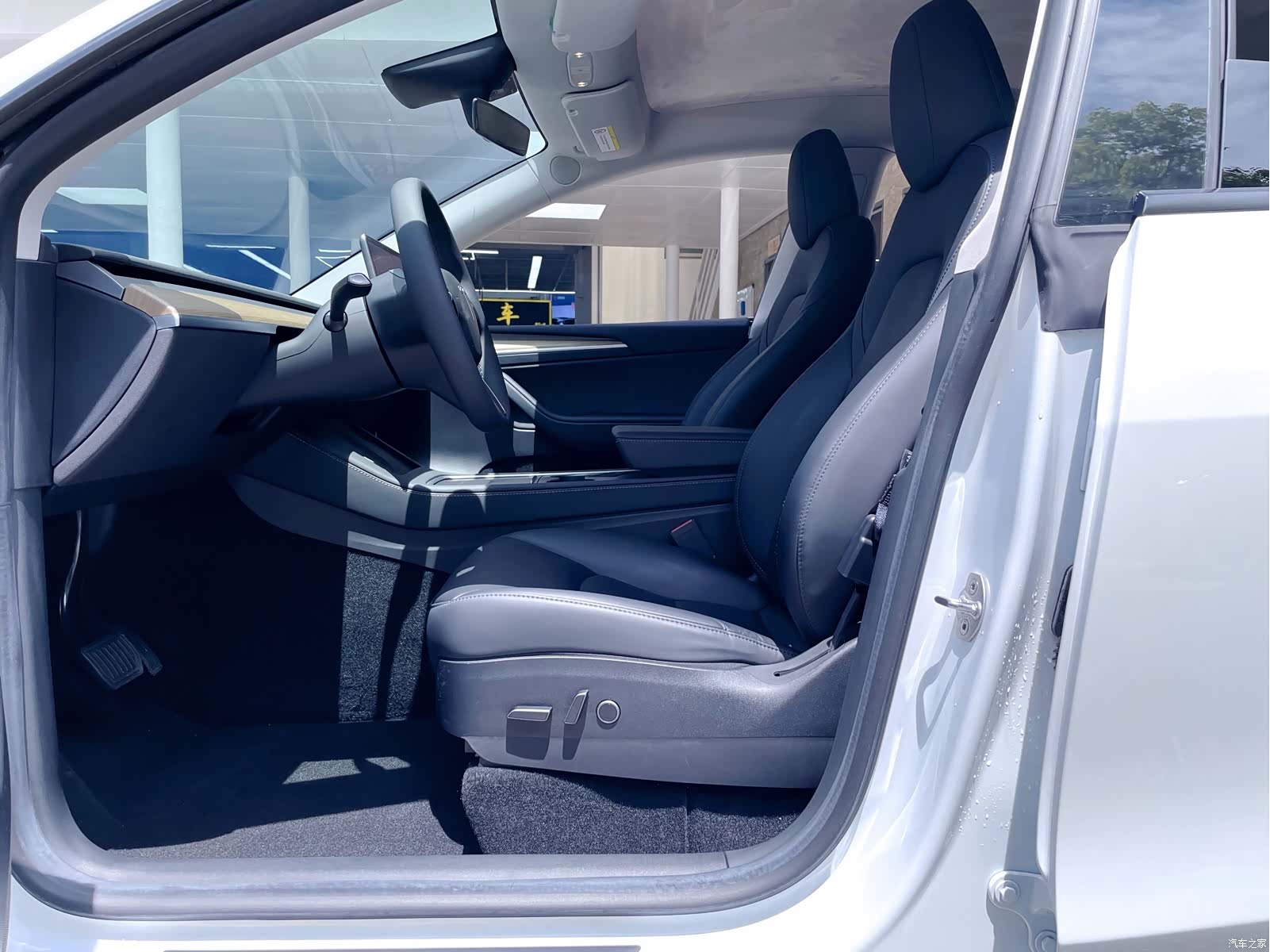 Tesla Model Y, 2023 12