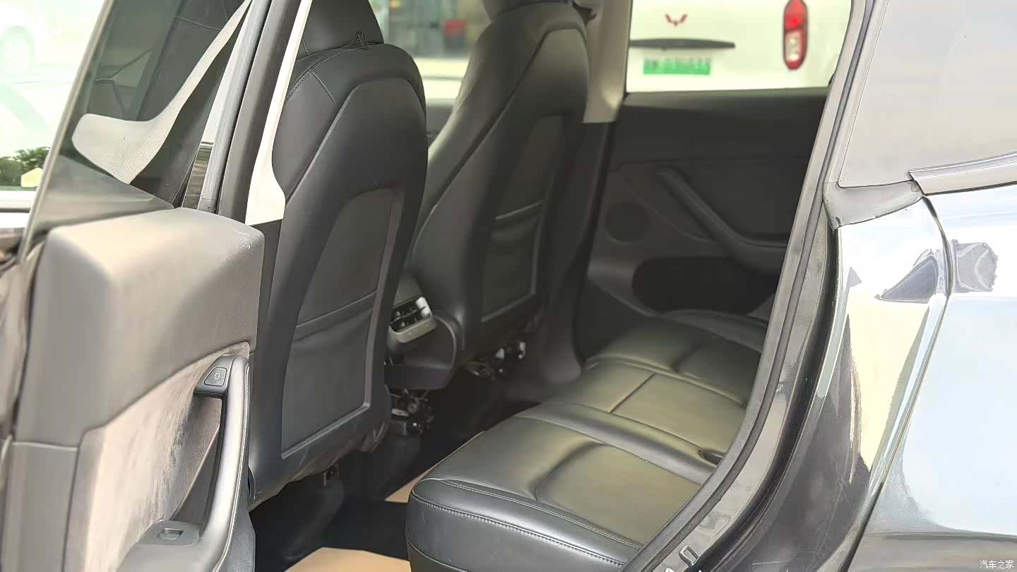 Tesla Model Y, 2024 все фото