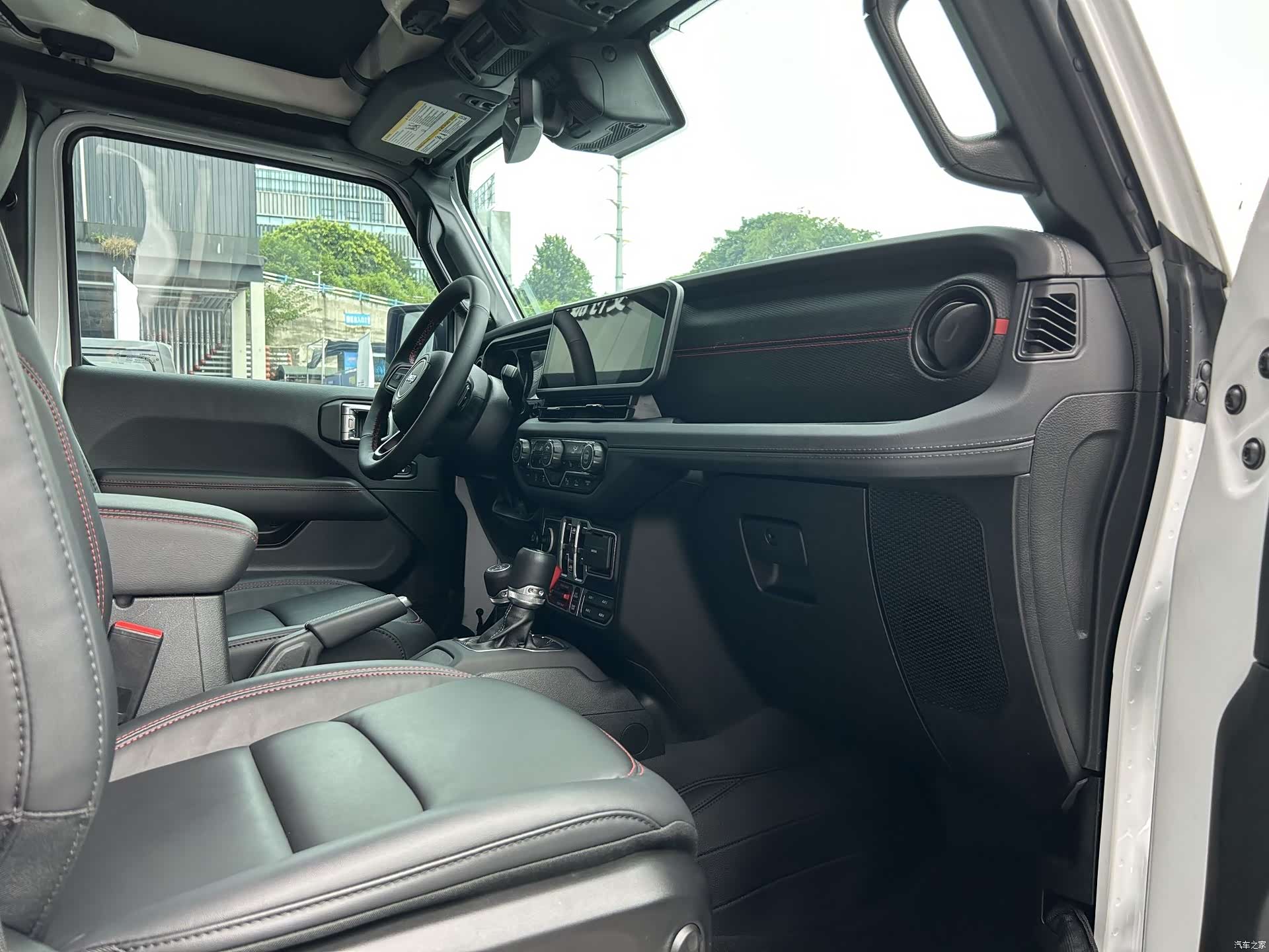 Jeep Wrangler, 2025 8