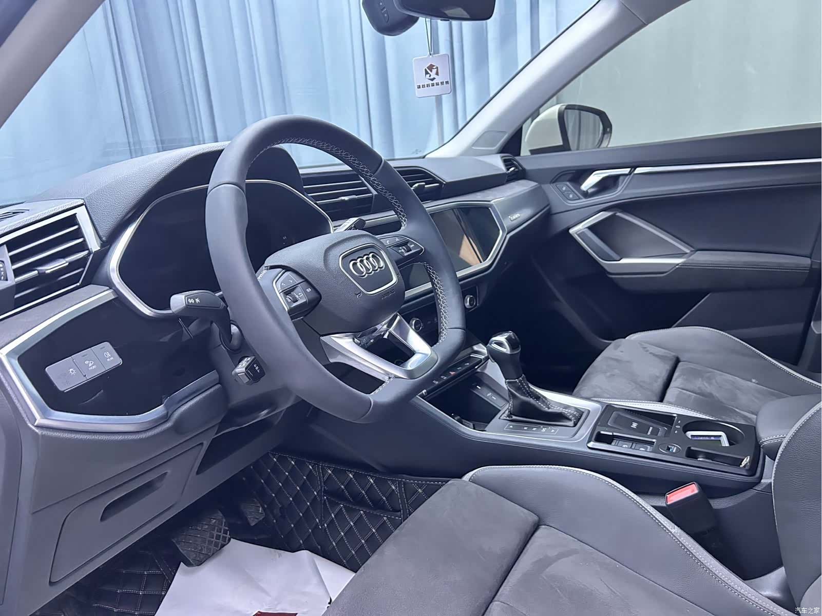 Audi Q3, 2022 14