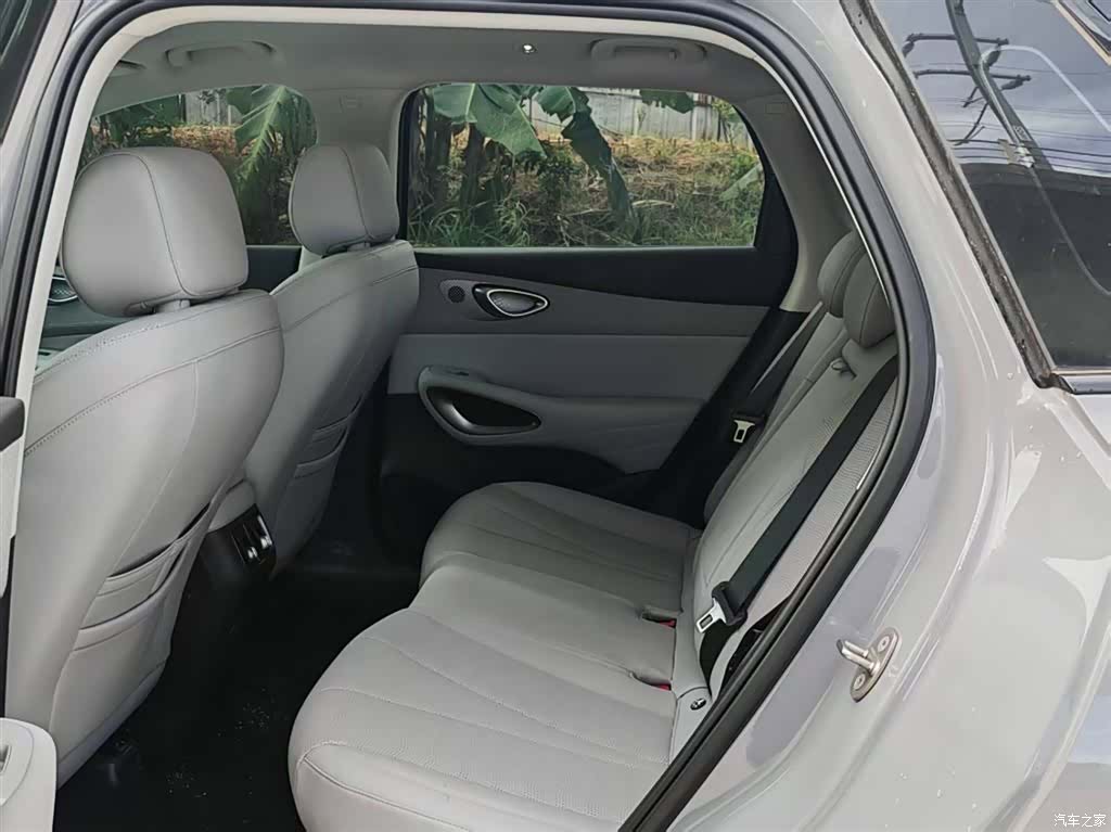 BYD HiAce, 2025 10