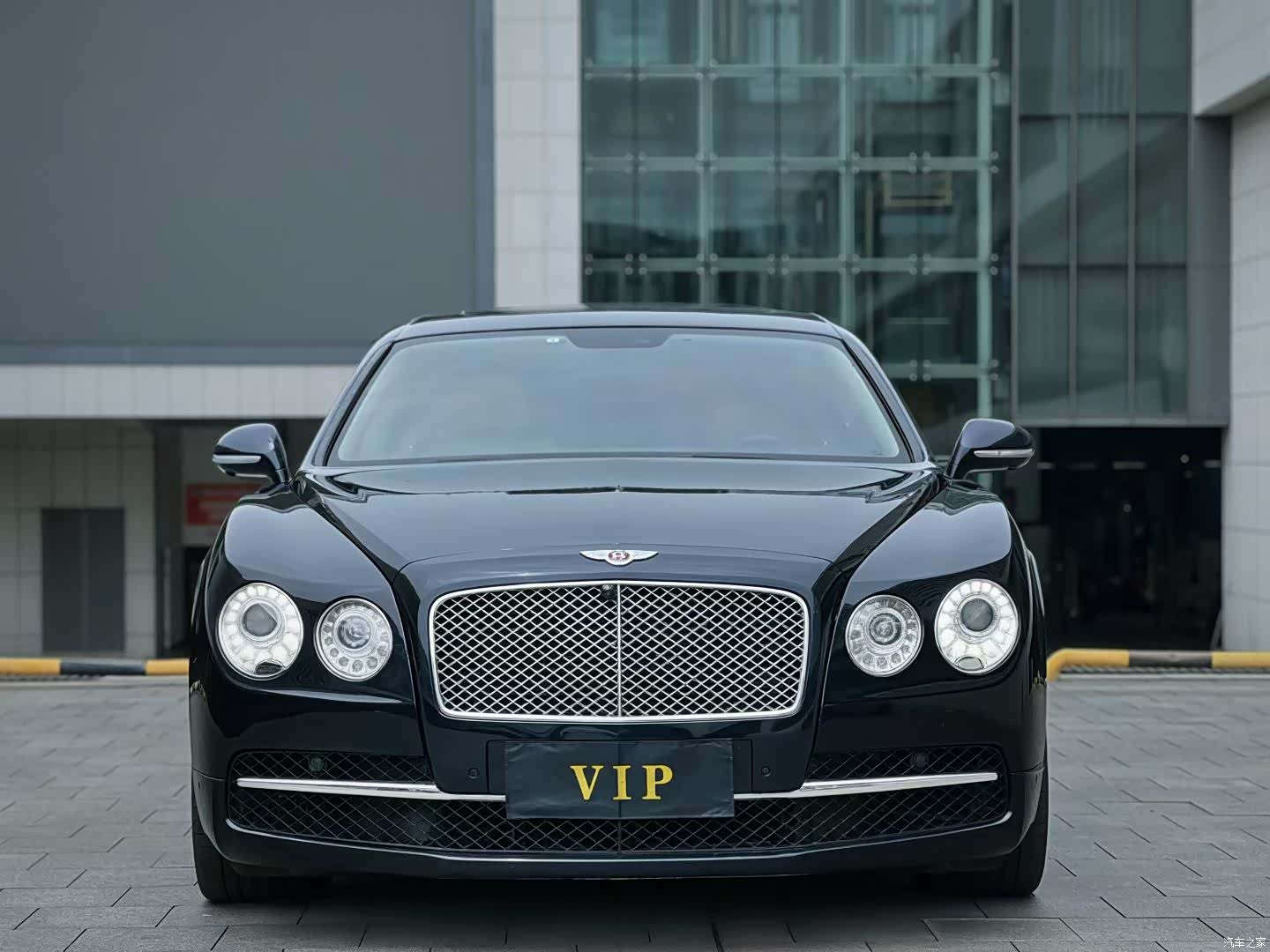 Bentley Flying Spur, 2018 2