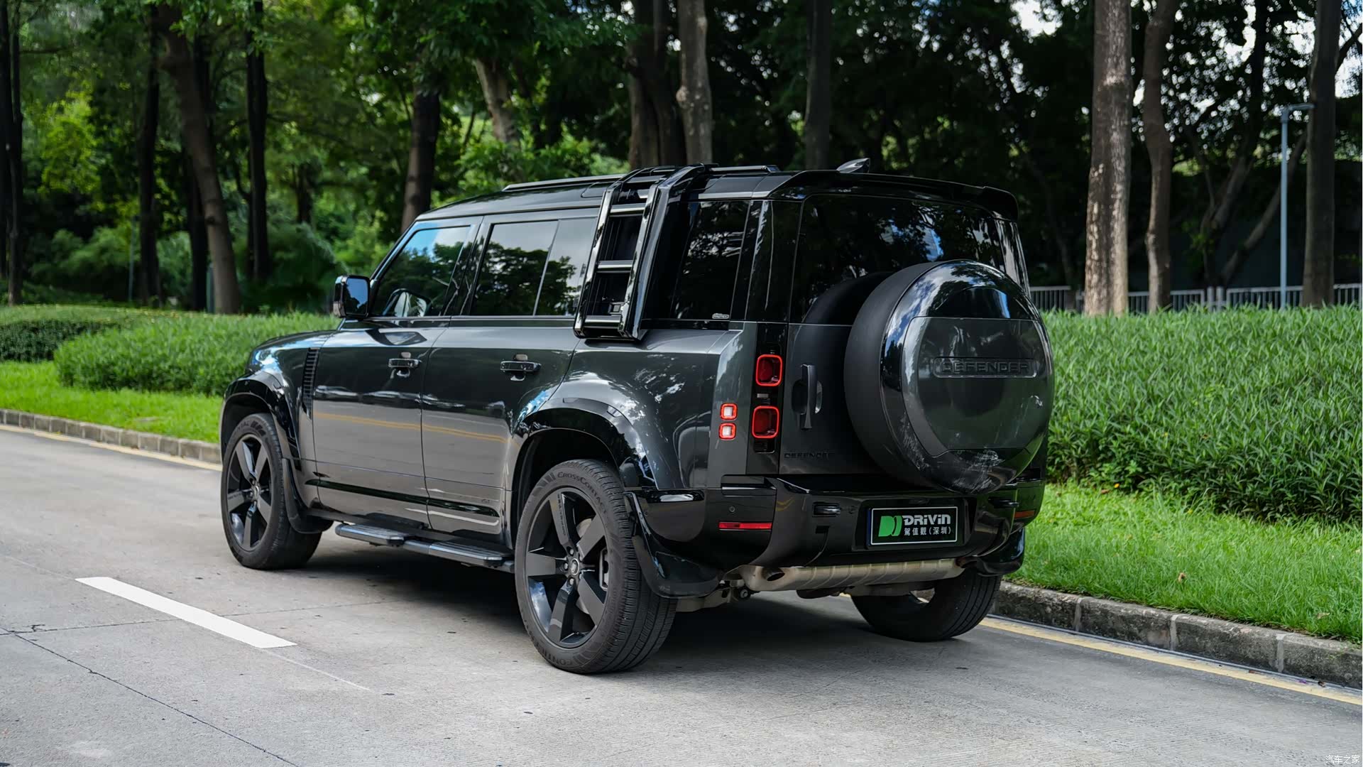 Land Rover Defender, 2025 2