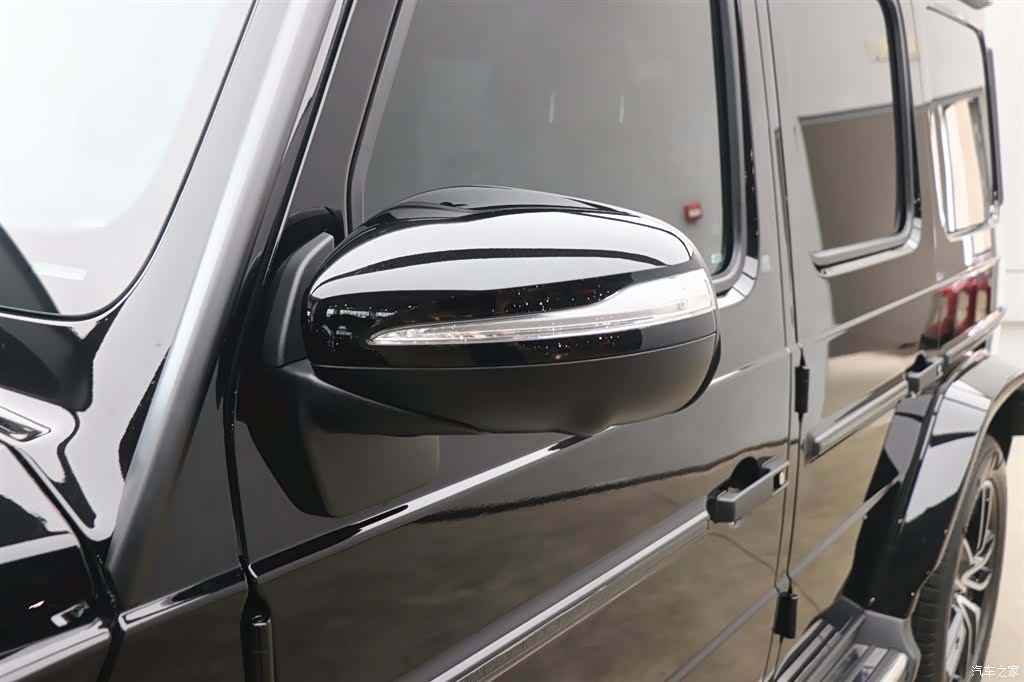Mercedes-Benz G-Class, 2024 28
