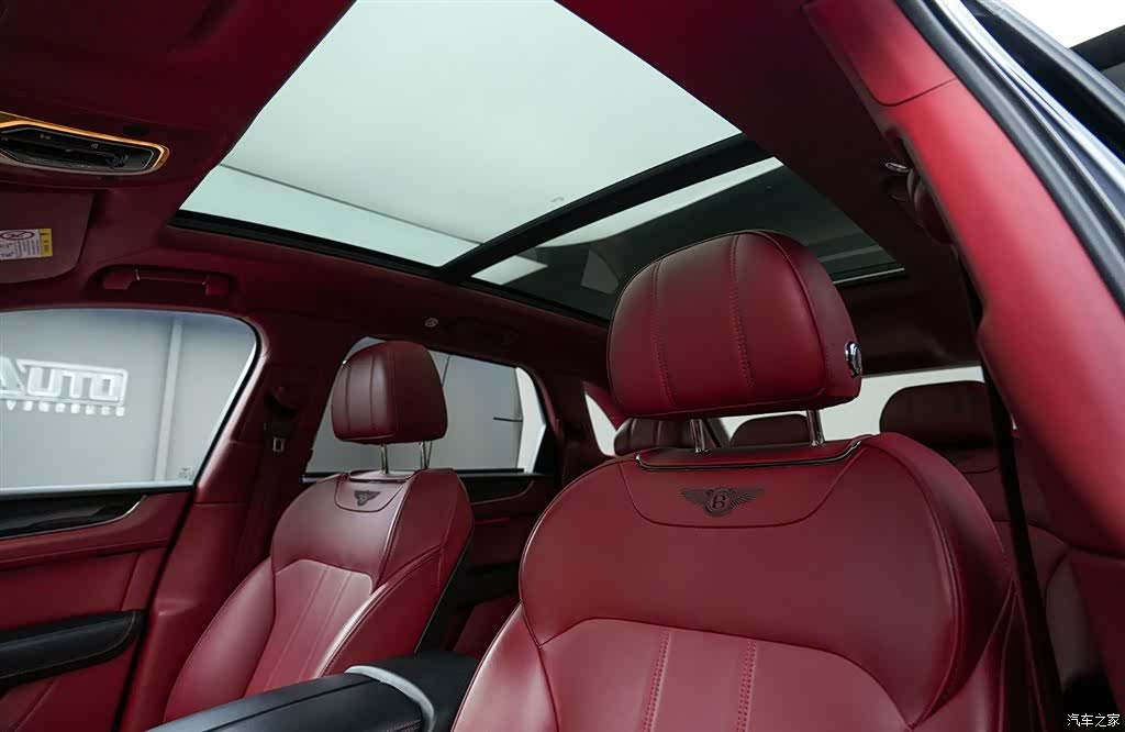 Bentley Bentayga, 2019 16