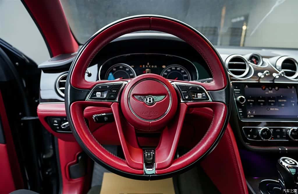 Bentley Bentayga, 2019 9