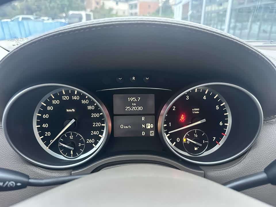 Mercedes-Benz GL grade