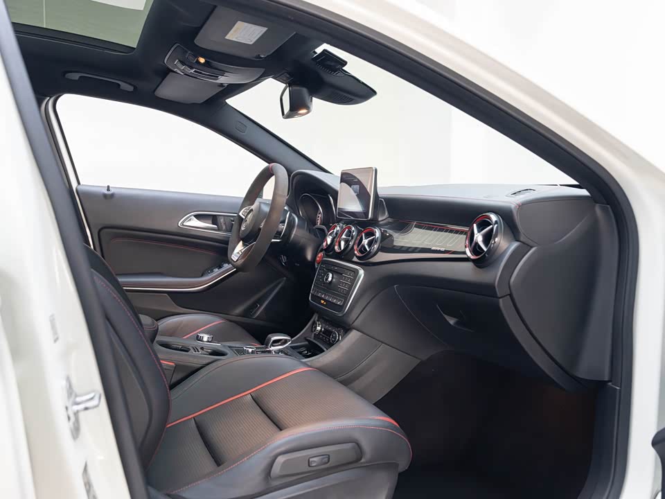 Mercedes-Benz GLA AMG