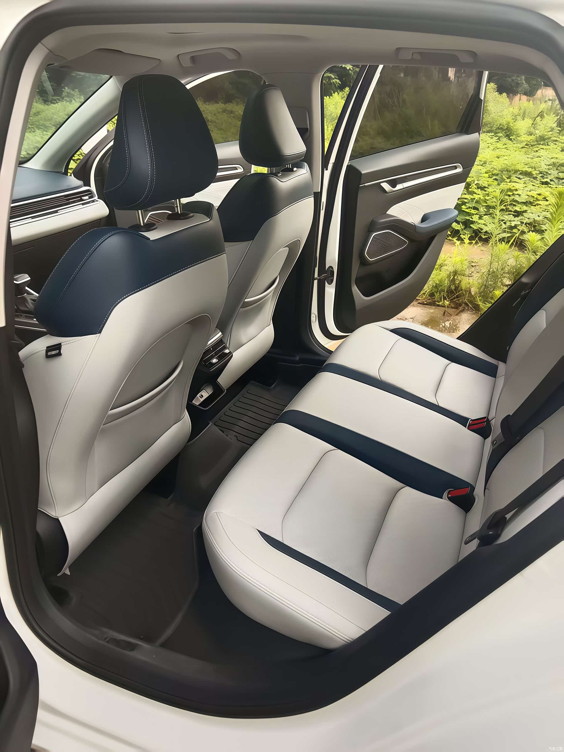Geely Emgrand, 2021 11