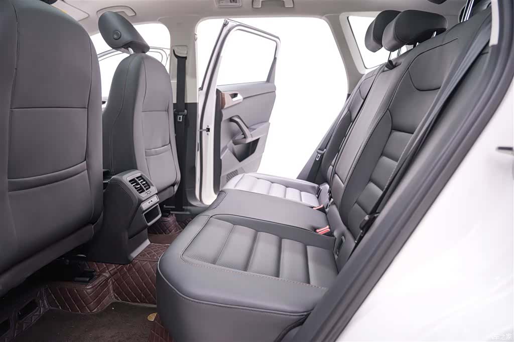 Volkswagen Tharu, 2022 24