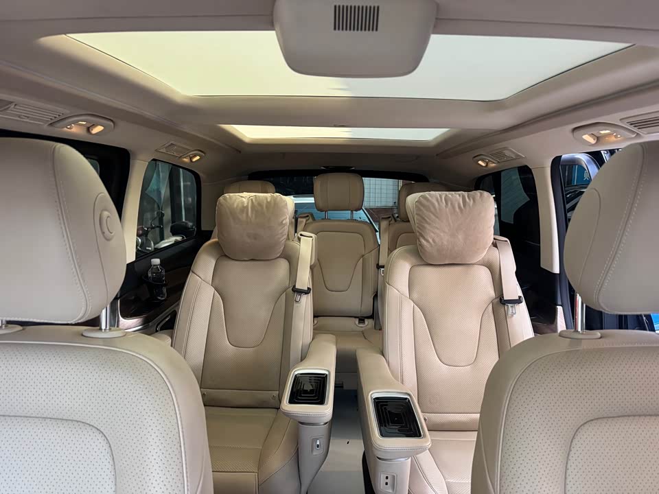 Mercedes-Benz V-class