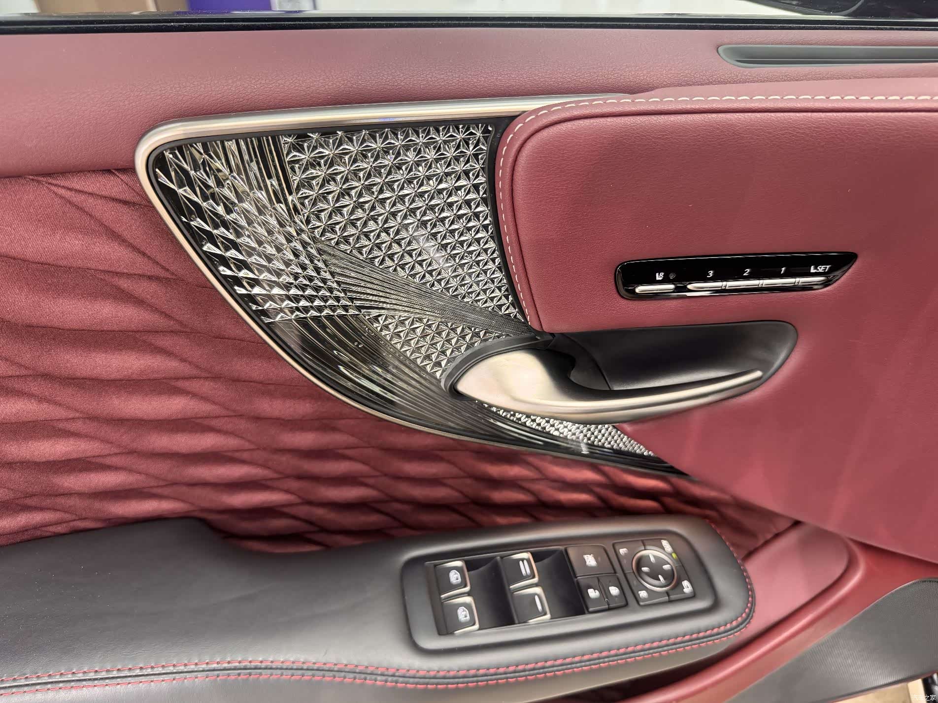 Lexus LS, 2020 18