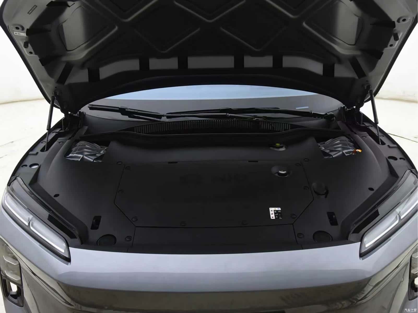 NIO ET5, 2026 12