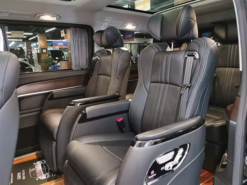 Mercedes-Benz V-class