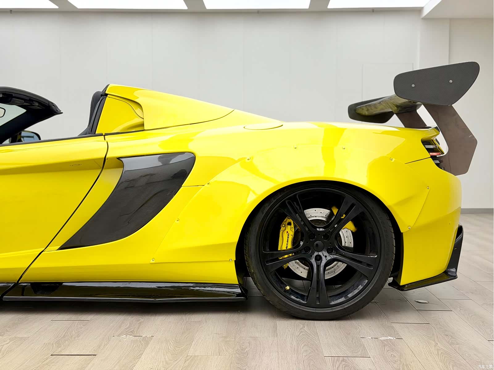 McLaren 12C, 2014 8