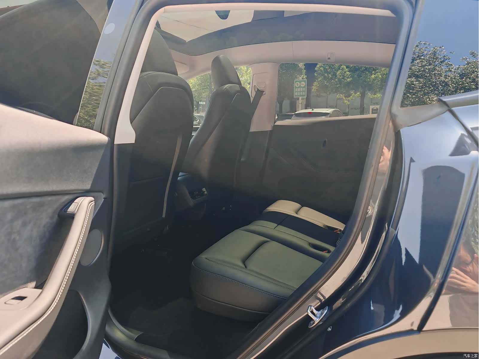 Tesla Model Y, 2024 7