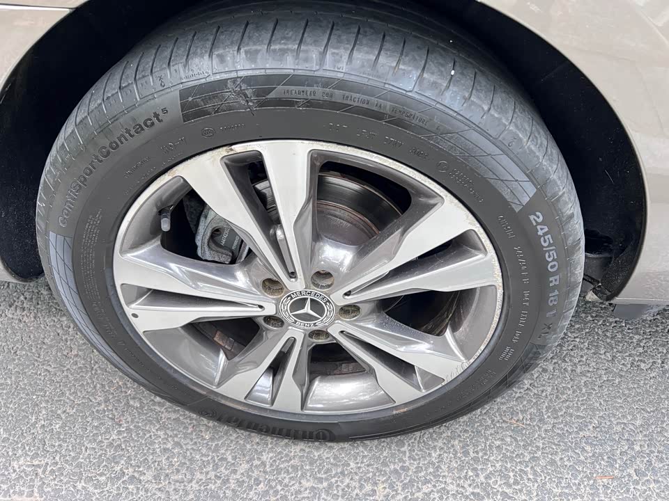 Mercedes-Benz V-class