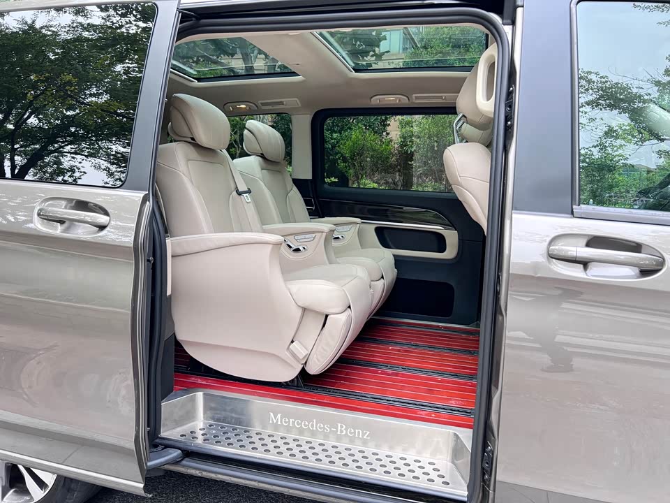 Mercedes-Benz V-class