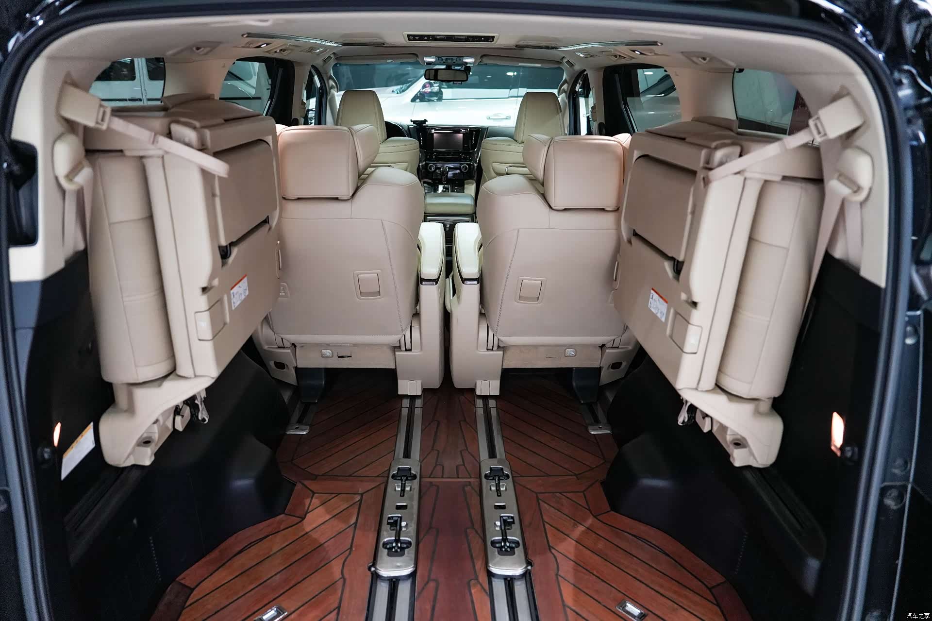 Toyota Alphard, 2018 25