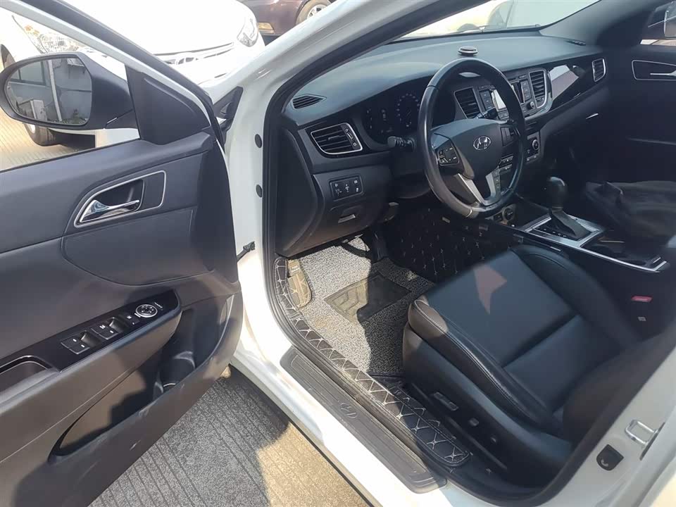 Hyundai Name picture